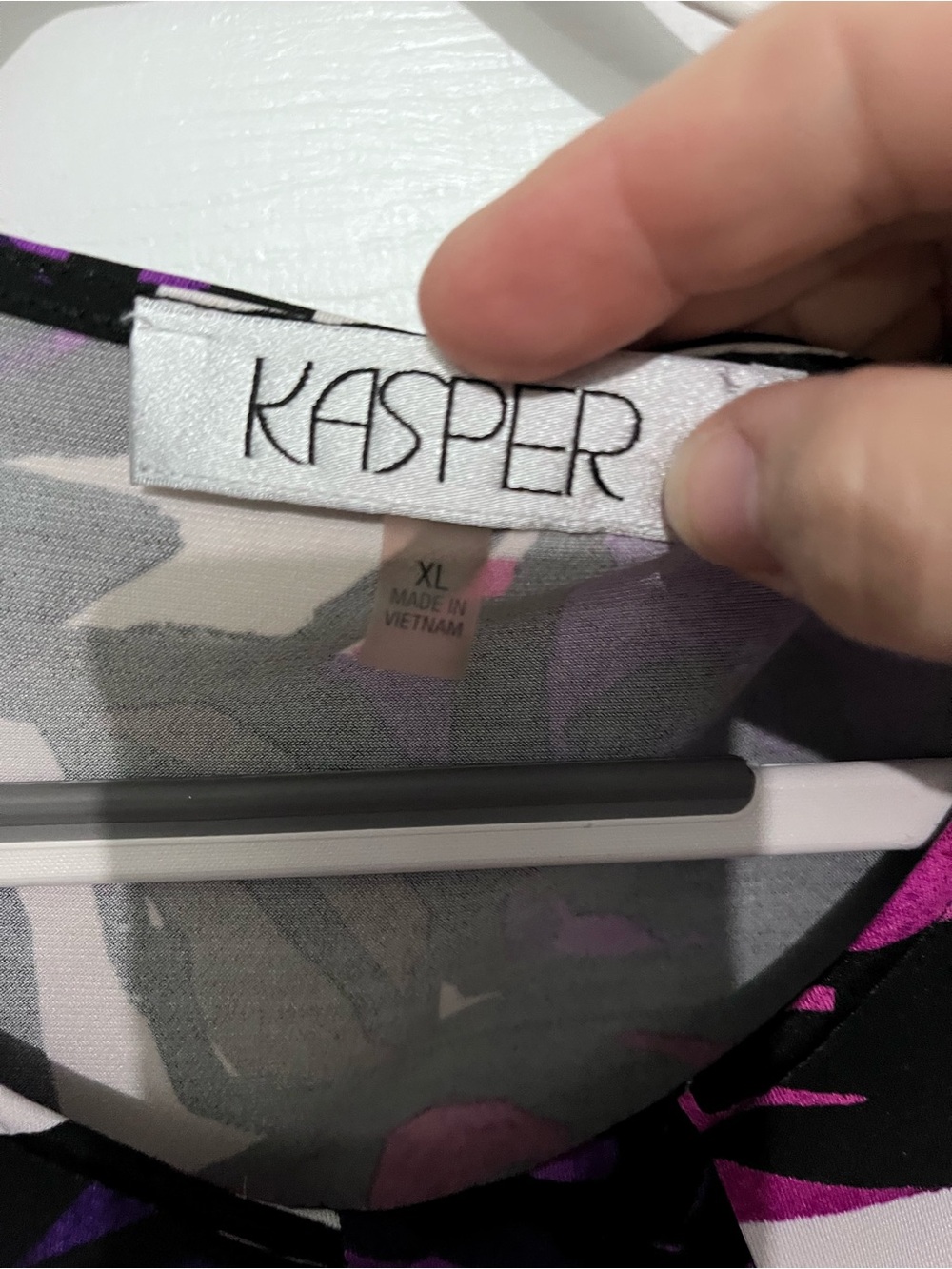 Kasper Floral Sleeveless Camisole in Purple and Fuchsia - Picture 4 of 8